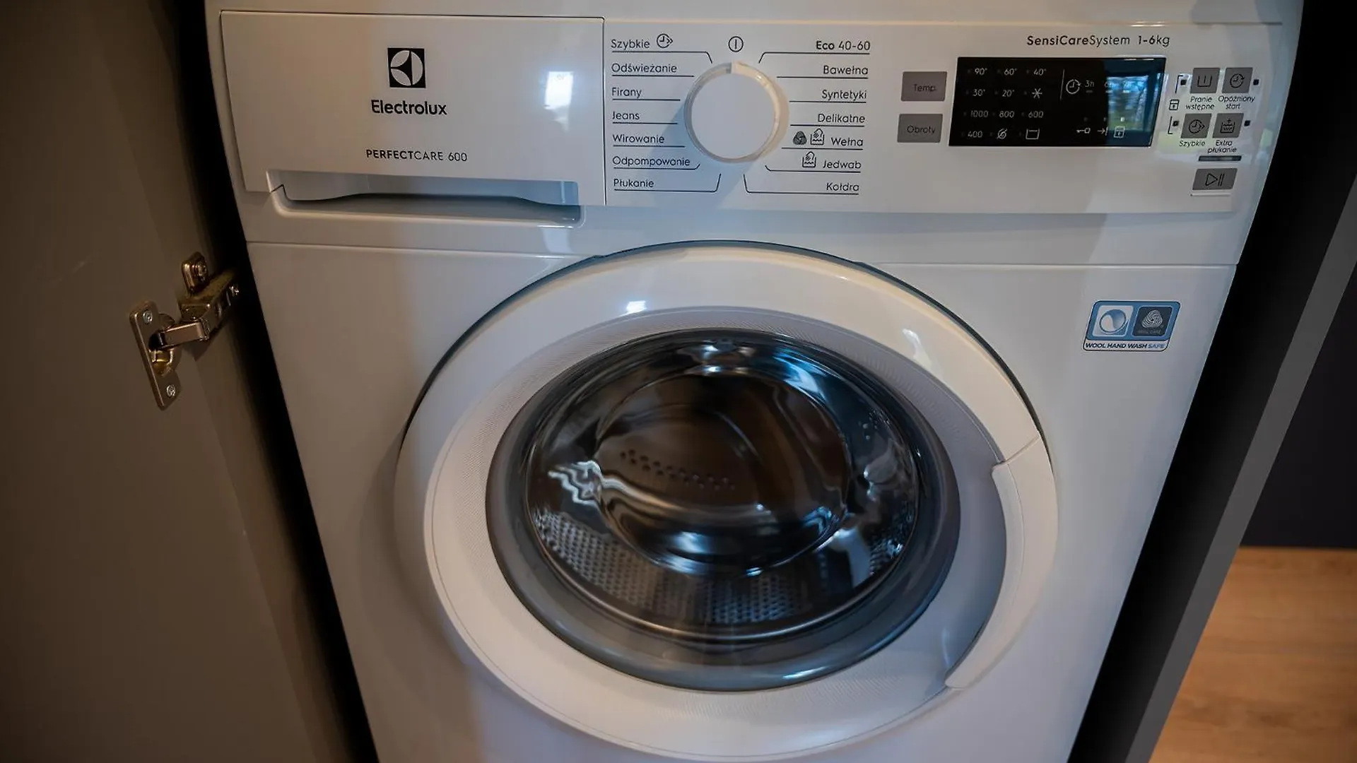 Apartment Batorego 18 White Prywatne Mieszkanie 300M Od Metra Pole Mokotowskie I Sgh Samodzielne Zameldowanie! Self Check-In System! Warschau